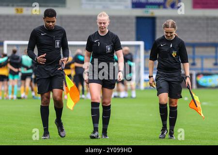 Telford, Royaume-Uni. 01 Sep, 2024. Telford, Angleterre, 1er septembre 2024 : les officiels du match lors du match de la Ligue nationale féminine de la FA entre Wolverhampton Wanderers et Nottingham Forest au SEAH Stadium de Telford, Angleterre (Natalie Mincher/SPP) crédit : SPP Sport Press photo. /Alamy Live News Banque D'Images