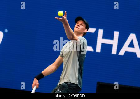 Jannik Sinner (ITA) participe à la première ronde de l'US Open de Tennis 2024. Banque D'Images