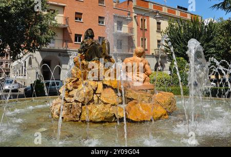 Belle fontaine allégorique à l'eau et à la terre dans la ville de Don Benito, sculptures urbaines en Espagne Banque D'Images