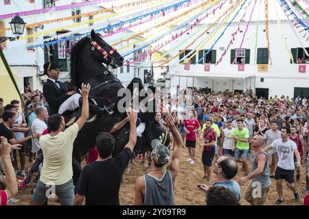 Jaleo, danse traditionnelle avec des chevaux, originaire du XIVe siècle, festivals de Sant Bartomeu, Ferreries, Minorque, îles baléares, Espagne, Europ Banque D'Images