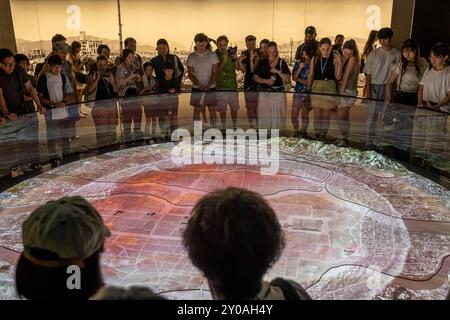 Recréation du petit garçon qui a explosé au-dessus de Nagasaki. Exposition, intérieur, à l'intérieur du Musée mémorial de la paix d'Hiroshima, Hiroshima, Japon Banque D'Images