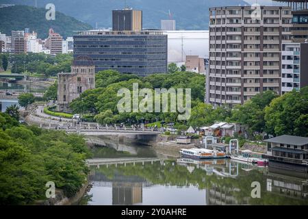 Horizon de la ville, rivière Motoyasu avec dôme A-Bomb, Hiroshima, Japon Banque D'Images