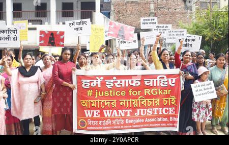 Patna, Inde. 01 Sep, 2024. PATNA, INDE - 1er SEPTEMBRE : des membres de l'Association Bengalee du Bihar manifestent lors d'une manifestation contre l'incident du RG Kar Medical College, Kolkata et d'autres revendications sur la route de Khazanchi le 1er septembre 2024 à Patna, en Inde. (Photo de Santosh Kumar/Hindustan Times/Sipa USA ) crédit : Sipa USA/Alamy Live News Banque D'Images