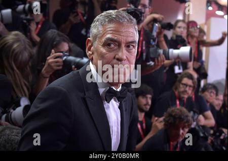 Venise, Italie. 01 Sep, 2024. L'acteur américain George Clooney assiste à la première de Wolfs au 81e Festival du film de Venise à Venise, en Italie, le dimanche 1er septembre 2024. Photo de Rocco Spaziani/ crédit : UPI/Alamy Live News Banque D'Images