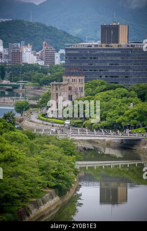 Horizon de la ville, rivière Motoyasu avec dôme A-Bomb, Hiroshima, Japon Banque D'Images