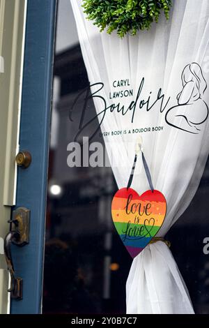 Prattville, Alabama, États-Unis-5 mars 2024 : porte d'entrée éditoriale illustrative de Caryl Lawson Boudoir Studio, une entreprise LGBTQ à Prattville. Banque D'Images