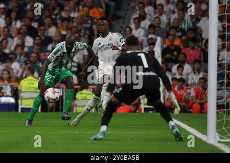 Madrid, Espagne. 02 septembre 2024. Madrid, Royaume d'Espagne ; 01.09.2024.- Vinicius Jr. Le Real Madrid bat le Real Betis lors de la quatrième journée de la ligue espagnole de football. Avec des buts de Kylian Mbpaeé, ses deux premiers au stade Santiago Bernabeu (pénalité de 67' et 75') ont battu Betis. Crédit : Juan Carlos Rojas/dpa/Alamy Live News Banque D'Images