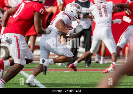31 août 2024 : Jacob de Jesus (21 ans), receveur des rebelles de l'UNLV, court vers la zone d'arrivée pour un touchdown lors d'un match entre les rebelles de l'UNLV et les Cougars de Houston à Houston, Texas. Trask Smith/CSM Banque D'Images
