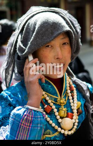 Portrait d'une femme tibétaine pris à Songpan, Sichuan, Chine. Banque D'Images