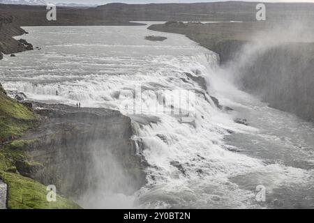 Cascade de Gullfoss en Islande le long du cercle doré à une journée d'été Banque D'Images