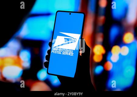 Paraguay. 01 Sep, 2024. Dans cette illustration photo, le logo du United States postal Service (USPS) est affiché sur l'écran d'un smartphone. Crédit : SOPA images Limited/Alamy Live News Banque D'Images