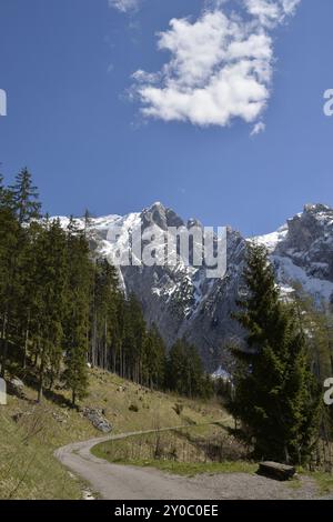 Randonnée au-dessus de Scharitzkehlalm et Hoher Goell montagne 2, 522 m (8, 274 ft), Endstal, Berchtesgaden Alpes, Allemagne, Europe Banque D'Images