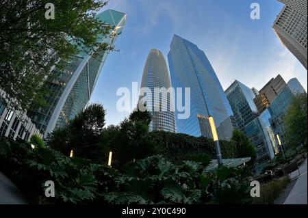 La tour Salesforce et le parc au-dessus du centre de transit Transbay, San Francisco CA Banque D'Images