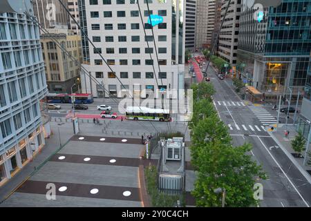 La tour Salesforce et le parc au-dessus du centre de transit Transbay, San Francisco CA Banque D'Images