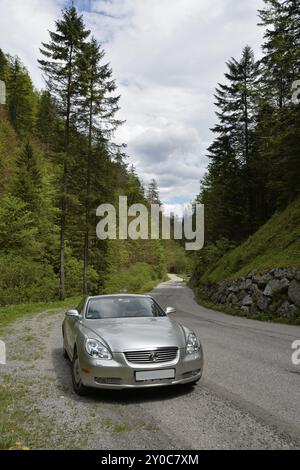 Lexus SC430 Cabriolet dans le parc national de geseuse, Styrie, Autriche, Europe Banque D'Images