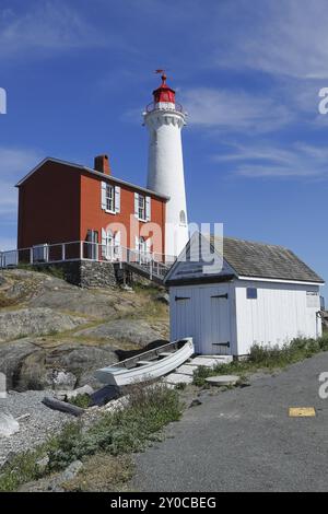 Gros plan du phare Fisgard sous un ciel clair à Victoria BC, Canada, Amérique du Nord Banque D'Images