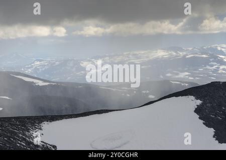 Averses de neige, Alpes d'Abisko, Norrbotten, Laponie, Suède, juillet 2013, Europe Banque D'Images