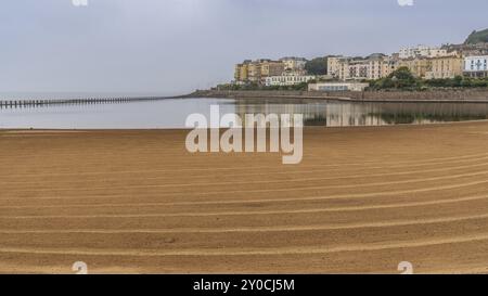 Weston-super-Mare, North Somerset, Angleterre, Royaume-Uni, octobre 05, 2018 : poussière du matin à la plage Banque D'Images