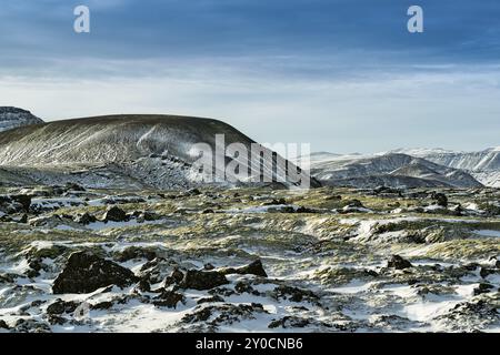 Montagnes près de Hveragerdi par une journée ensoleillée, Islande, Europe Banque D'Images