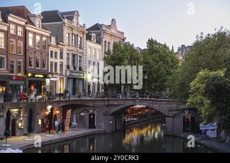 Gastronomie sur l'Oude Gracht dans le centre-ville d'Utrecht, pays-Bas Banque D'Images