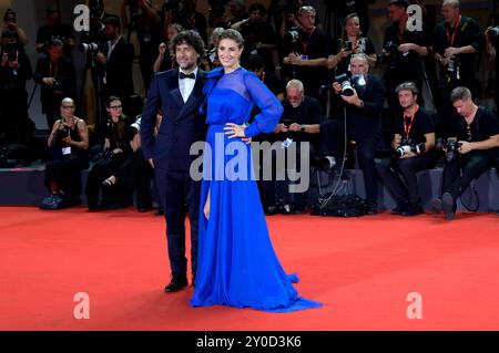 Paolo Ruffini und Diana Del Bufalo BEI der Verleihung der Filming Italie Venice Awards auf der Biennale di Venezia 2024 / 81. Internationale Filmfestspiele von Venedig im Palazzo del Cinema. Venedig, 01.09.2024 *** Paolo Ruffini et Diana Del Bufalo à la cérémonie des Prix de Venise de Filming Italy à la Biennale di Venezia 2024 81 Festival International du film de Venise au Palazzo del Cinema Venise, 01 09 2024 Foto:XA.XM.xTinghinox/xFuturexImagex filming italy 4952 Banque D'Images