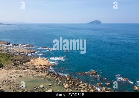 Vue aérienne de l'îlot Keelung et du parc côtier Badouzi à Keelung, Taiwan Banque D'Images