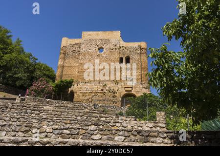 Iglesia renacentista de Santo Domingo, Castillo de la Iruela, origen almohade, construcido sobre cimientos pre-bereberes, la Iruela, valle del Guadalqu Banque D'Images