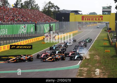 Monza, Italie. 1er septembre 2024. Les pilotes s'affrontent lors du Grand Prix d'Italie de formule 1 au circuit de Monza, Italie, le 1er septembre 2024. Crédit : Zhao Dingzhe/Xinhua/Alamy Live News Banque D'Images