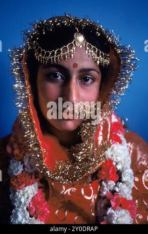 Mariée sikh en robe traditionnelle, Nairobi, Kenya. Banque D'Images