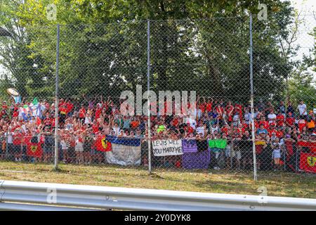 Monza, MB, Italie. 2 septembre 2024. Tifosi et supporters sur les tribunes pendant le Rade Day, dimanche 1er septembre, de formule 1 Pirelli Gran Premio d'Italia 2024, prévu sur l'Autodromo Nazionale di Monza Track à Monza (MB) Italie - du 29 août au 1er septembre 2024 (crédit image : © Alessio de Marco/ZUMA Press Wire) USAGE ÉDITORIAL SEULEMENT! Non destiné à UN USAGE commercial ! Banque D'Images