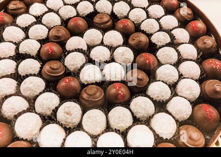 L'Angleterre, Londres, Knightsbridge, Harrods, Food Hall, l'affichage du compteur de chocolat Banque D'Images