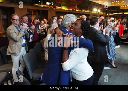 Kemi Badenoch part après avoir pris la parole lors d'un événement de campagne à la direction du Parti conservateur à IET London. Date de la photo : lundi 2 septembre 2024. Banque D'Images