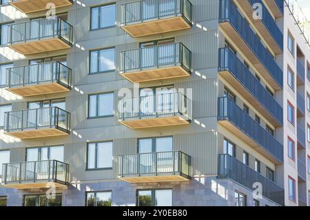 Balcons dans les immeubles résidentiels d'appartements Banque D'Images