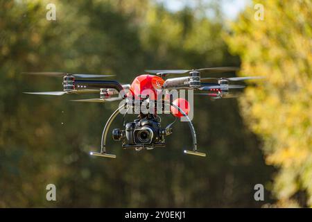 Vintage Octocopter Camera-Drone avec Gimbal Flying, 2014 Banque D'Images