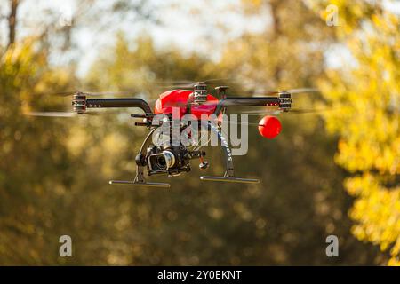 Vintage Octocopter Camera-Drone avec Gimbal Flying, 2014 Banque D'Images