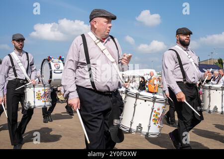 Dummers de Ballykeel Loyal sons of Ulster Old Boys au salon annuel Co. Démonstration du chapitre Antrim Grand Black. Ballymena, Royaume-Uni - 31 août 2024. Banque D'Images