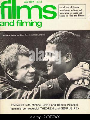 Films et tournage Avr 1969 - couverture de magazine vintage - photographe inconnu - transcription de texte [ avril 1969 4s 6d films et tournage d'un long métrage spécial f&f : de livres aux films et de films aux livres et livres sur films et tournage de Michael J. Pollard et Oliver Reed dans HANNIBAL BROOKS interviews avec Michael Caine et Roman Polanski Pasolini THÉORÈME controversé et CEDIPUS REX ] POUR USAGE ÉDITORIAL SEULEMENT ! Banque D'Images