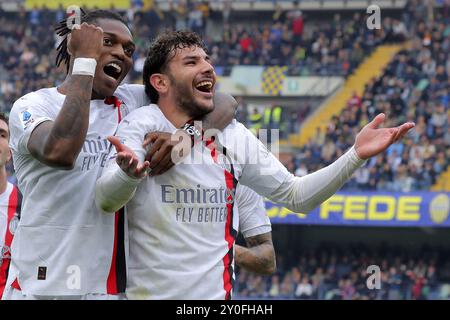 Foto Paola Garbuio/LaPresse 17 Marzo 2024 - Vérone, Italia - sport, calcio -Hellas Verona vs Milan - Campionato Italiano di calcio Serie A TIM 2023/2024 - Stadio Marcantonio Bentegodi. Nella foto : Theo Hernandez (19 AC Milan) esultanza gol 0-1 17 mars 2024 Vérone , Italie - sport, football - Hellas Vérone vs Milan - Championnat italien de football TIM 422023/2024 - stade Marcantonio Bentegodi. Dans la photo : Theo Hernandez (19 AC Milan) but de célébration 0-1 Banque D'Images