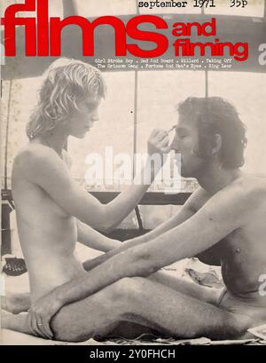 Films et tournage Sep 1971 - couverture du magazine Vintage - photographe inconnu - transcription de texte [ septembre 1971 35p films apprivoiser Girl Stroke Boy Bed and Board Willard. Enlever le Grissom Gang Fortune et les yeux des hommes King Lear sar ] POUR USAGE ÉDITORIAL SEULEMENT ! Banque D'Images