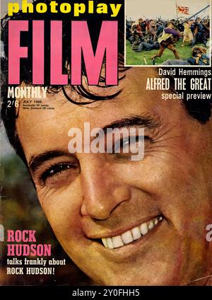 Photoplay film Monthly Jul 1969 - couverture du magazine Vintage - photographe inconnu - transcription de texte [ Photoplay FILM MONTHLY 2/6 JUILLET 1969 Australio 30 cents Nouvelle-Zélande 28 cents David Hemmings ALFRED LE GRAND ROCK spécial HUDSON parle franchement DU ROCK HUDSON!] POUR USAGE ÉDITORIAL SEULEMENT ! Banque D'Images