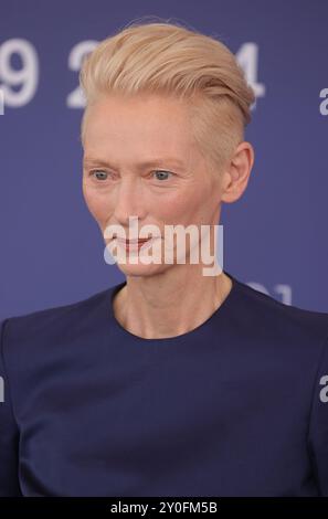 Venise, Italie. 02 septembre 2024. VENISE, ITALIE - 02 SEPTEMBRE : Tilda Swinton assiste à la photocall 'The Room Next Door' lors du 81e Festival international du film de Venise au Palazzo del Casino le 02 septembre 2024 à Venise, Italie. Crédit : Matteo Chinellato/Alamy Live News Banque D'Images