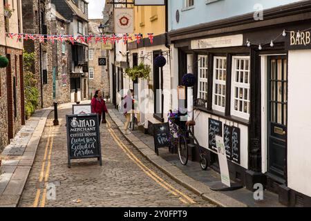 Royaume-Uni, Angleterre, Devon, Plymouth, Barbican, New Street, boutiques et cafés Banque D'Images