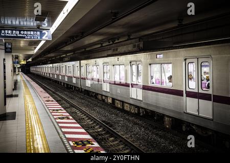 TOKYO, JAPON - 12 MAI 2019 : Station de métro à Tokyo, Japon Banque D'Images