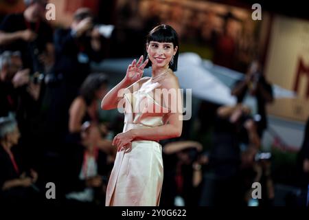 VENISE, ITALIE - 1er SEPTEMBRE : Ludovica Francesconi assiste au tournage du tapis rouge Italie Venice Award lors de la 81e Festiva internationale du film de Venise Banque D'Images