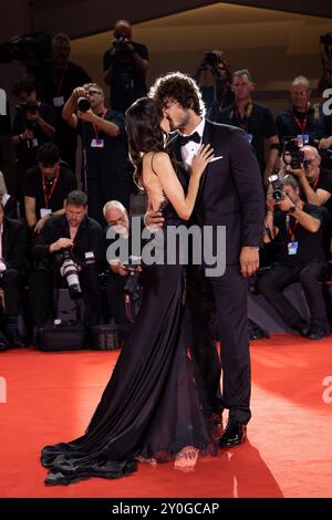 Francesca Rocco et Giovanni Masiero assistent au tapis rouge 'Wolfs' lors du 81ème Festival International du film de Venise le 1er septembre 2024 à Venise, Banque D'Images