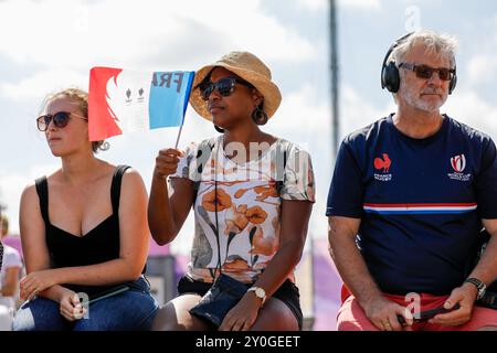 Paris, le 2 septembre 2024 - les supporters de la France lors de la course du para Triathlon pour les jeux paralympiques d'été de Paris 2024 Banque D'Images