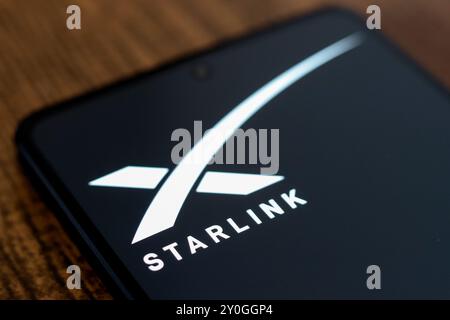 Paraguay. 02 septembre 2024. Dans cette illustration photo, le logo Starlink est affiché sur l'écran d'un smartphone. Crédit : SOPA images Limited/Alamy Live News Banque D'Images