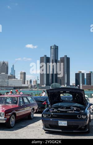 La croisière automobile Ouellette à Windsor 2024 promet une vitrine spectaculaire de véhicules classiques et personnalisés, célébrant le patrimoine automobile avec un vibran Banque D'Images