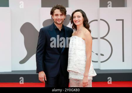 Giuseppe de Domenico und Martina Scrinzi BEI der Premiere des Kinofilms Vermiglio auf der Biennale di Venezia 2024 / 81. Internationale Filmfestspiele von Venedig im Palazzo del Cinema. Venedig, 02.09.2024 *** Giuseppe de Domenico et Martina Scrinzi à la première du long métrage Vermiglio à la Biennale di Venezia 2024 81 Festival International du film de Venise au Palazzo del Cinema Venise, 02 09 2024 Foto:xD.xBedrosianx/xFuturexImagex vermiglio 4864 Banque D'Images