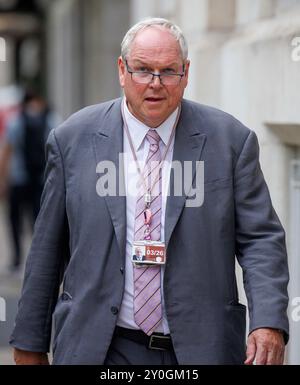 Londres, Royaume-Uni. 2 septembre 2024. Adam Boulton, diffuseur et journaliste, arrive journalistes et politiciens arrivent pour le lancement de la campagne conservatrice de Kemi BadenochÕs. Kemi Badenoch lance sa campagne conservatrice. Crédit : Karl Black/Alamy Live News Banque D'Images